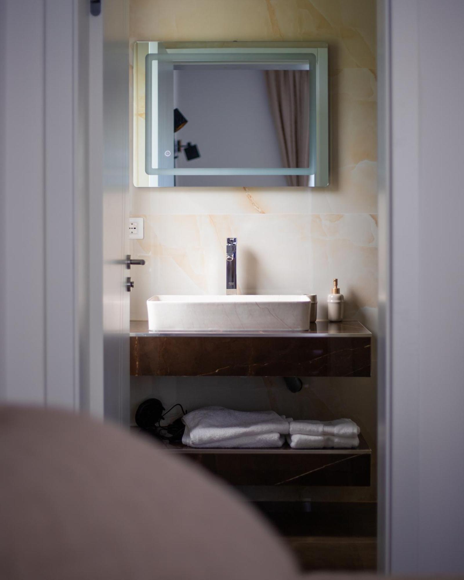 Bed and Breakfast White House Radac Peja Exteriér fotografie